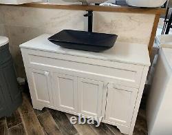 DUCHY Traditional Single Vanity Unit in Chalk White with White Marble Top New