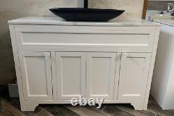 DUCHY Traditional Single Vanity Unit in Chalk White with White Marble Top New