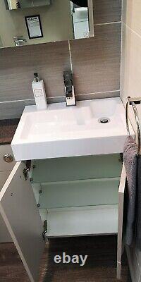 Eco Bathrooms Ex Display Furniture Suite Inc Basin and WC Cabinet Gloss Cashmere