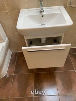 Villeroy Boch Wall Hung Vanity Unit & Matching Close Coupled Back to Wall Toilet