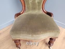 Chaise de coiffeuse de chambre à coucher de style régence victorienne à dossier boutonné