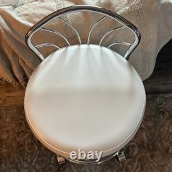Chaise de coiffeuse rembourrée en acier thermolaqué à dossier évasé, tabouret de salle de bain
