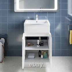 Ensemble de meubles de salle de bain avec lavabo, toilette, armoire blanche mate et set de brosse pour toilettes