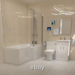 Nouveau domicile en forme de L avec bain RT, douche exposée, meuble-lavabo blanc, robinets, toilettes BTW
