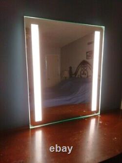 Nouveau miroir de salle de bain avec éclairage LED Fusion pour le dos.