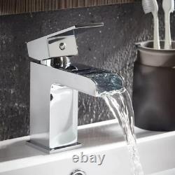 Pack salle de bain en L comprenant WC, meuble vasque, robinetterie de douche