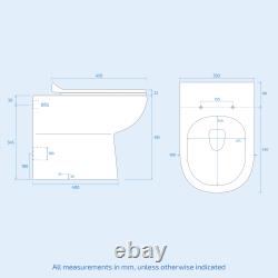 Salle de bains NES avec mitigeur de douche, pare-douche, meuble vasque, WC à poser adossé au mur et ensemble de robinetterie