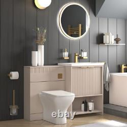 Suite Linnea en cachemire avec meuble vasque, WC adossé au mur et baignoire Gol