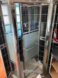 Suite de salle de bain RRP 11000 £ ensemble complet Jacuzzi (toilettes dos au mur incluses)