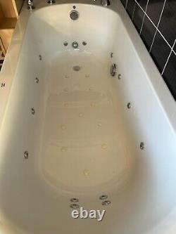 Suite de salle de bain RRP 11000 £ ensemble complet Jacuzzi (toilettes dos au mur incluses)