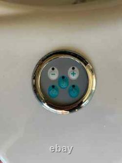 Suite de salle de bain prix de détail 11000 £ ensemble complet Jacuzzi (cuvette dos au mur incluse)